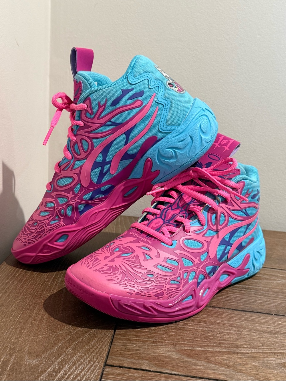 Puma x LAMELO BALL MB.04 Mens US 5 Hornets 310836-01 Iridescent Basketball Shoes